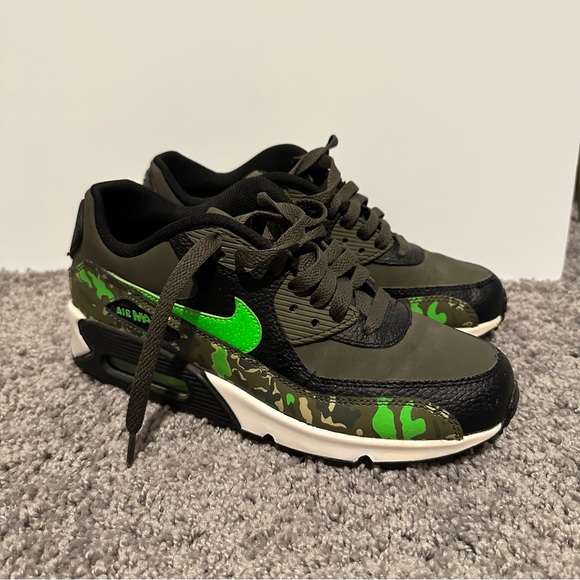 Nike Air Max 90s - Picture 1 of 11